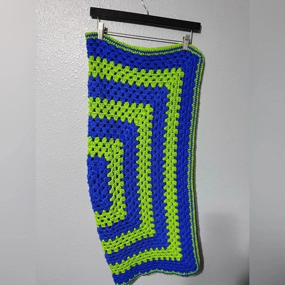 Afghan Blanket Throw Granny Square Crochet Wool Multi-Color 34 X 33 EUC Gorgeous - Picture 5 of 5